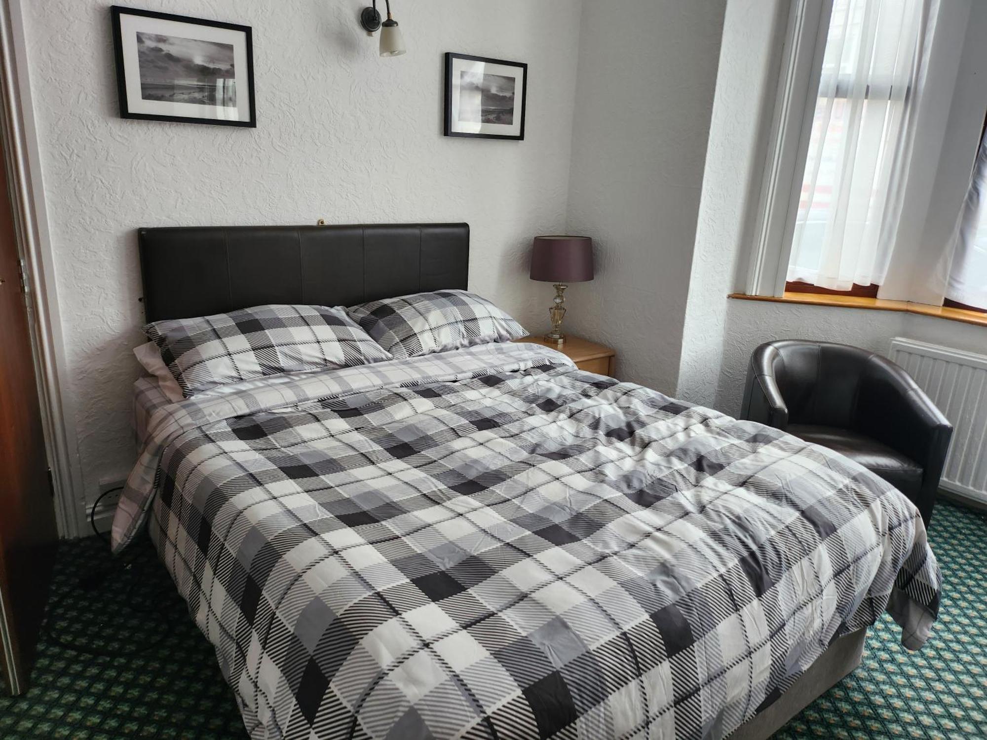 Queens Guest House Бистон Экстерьер фото