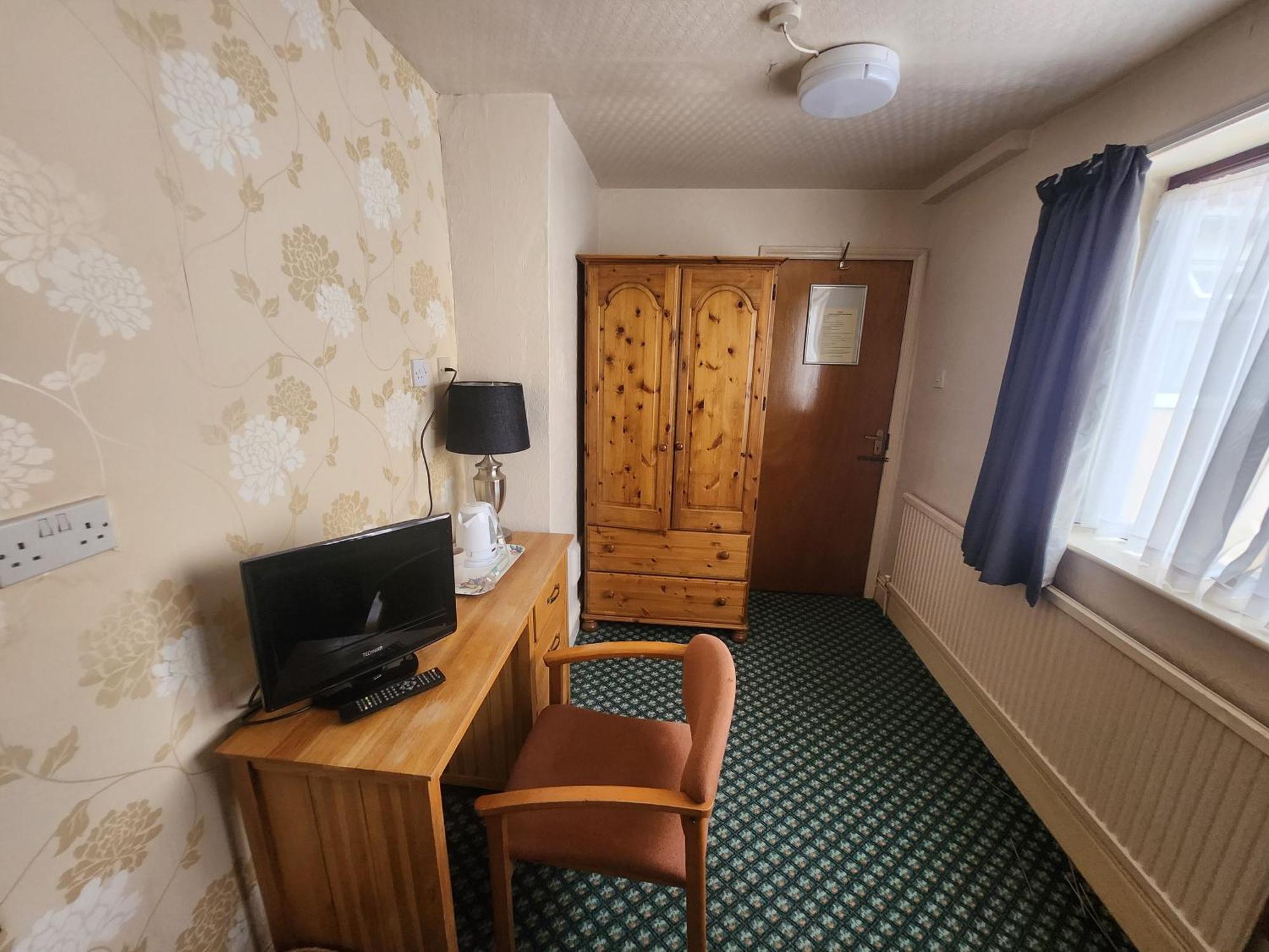Queens Guest House Бистон Экстерьер фото